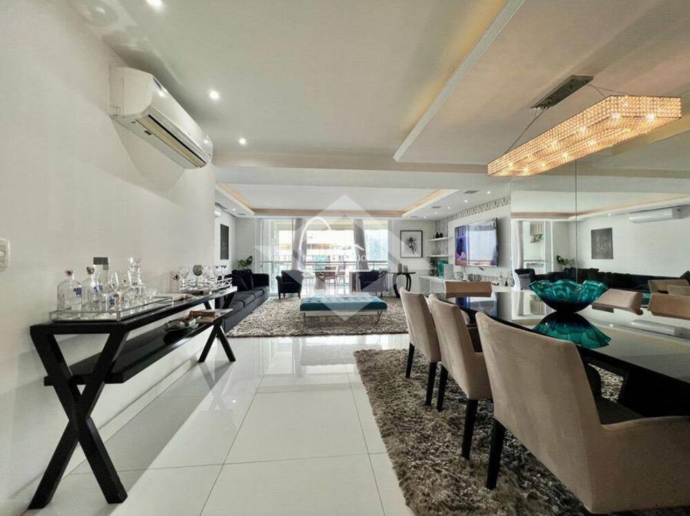 Apartamento à venda com 3 quartos, 170m² - Foto 2