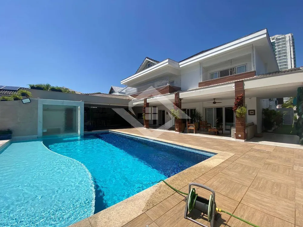 Casa, 6 quartos, 1000 m² - Foto 1