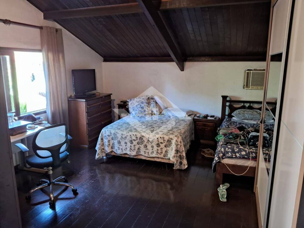 Casa à venda com 3 quartos, 246m² - Foto 7