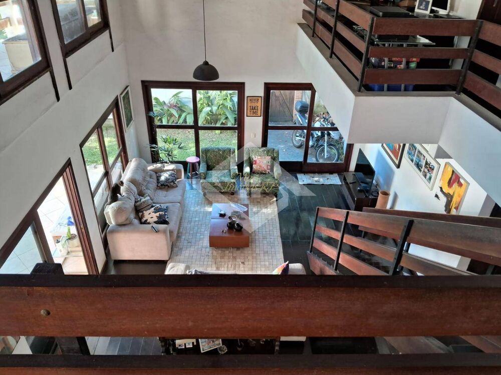 Casa à venda com 3 quartos, 246m² - Foto 4