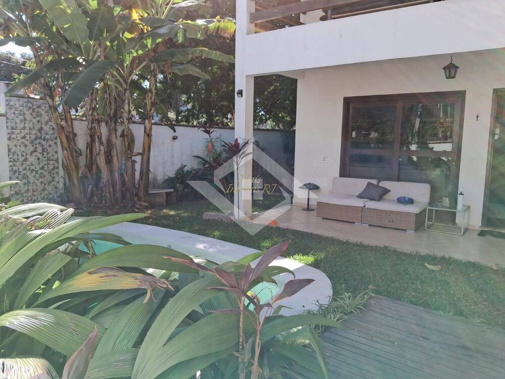 Casa à venda com 3 quartos, 246m² - Foto 2