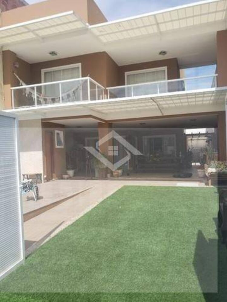 Casa, 3 quartos, 238 m² - Foto 1