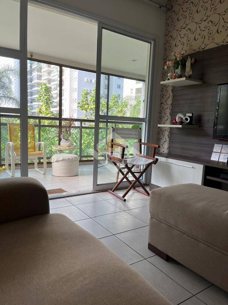 Apartamento à venda com 3 quartos, 115m² - Foto 2