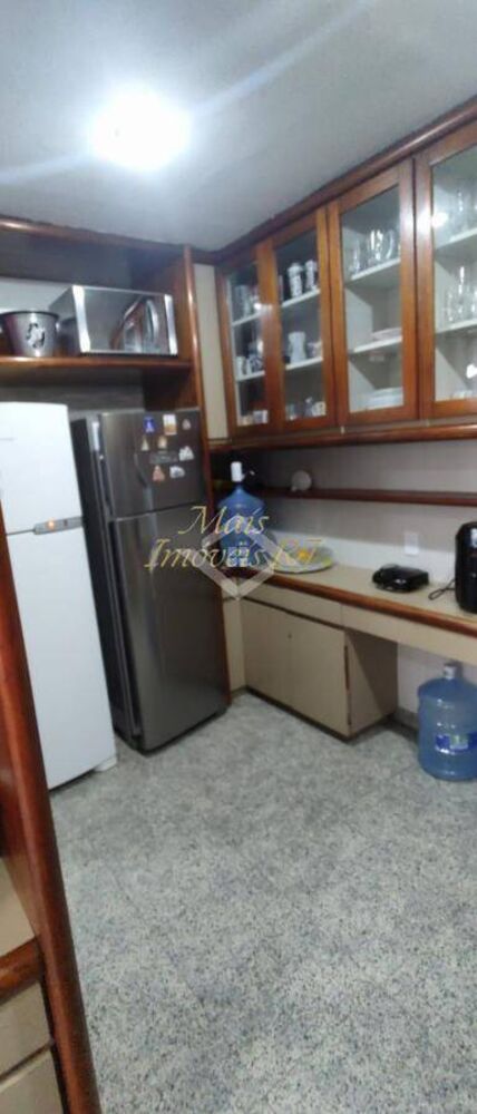Apartamento à venda com 3 quartos, 200m² - Foto 5