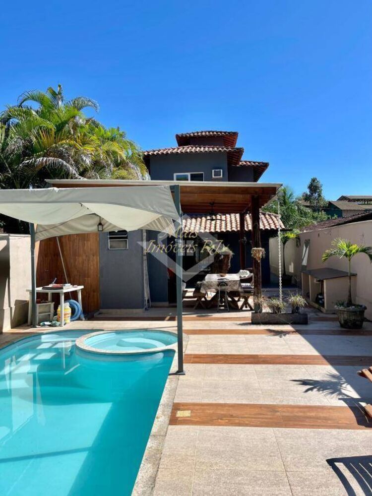 Casa à venda com 4 quartos, 360m² - Foto 1