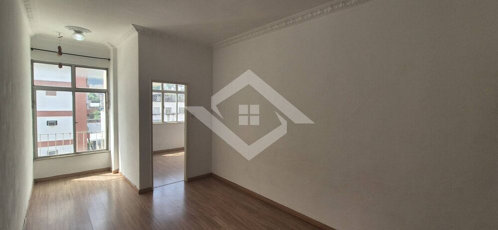 Apartamento à venda com 2 quartos, 75m² - Foto 3