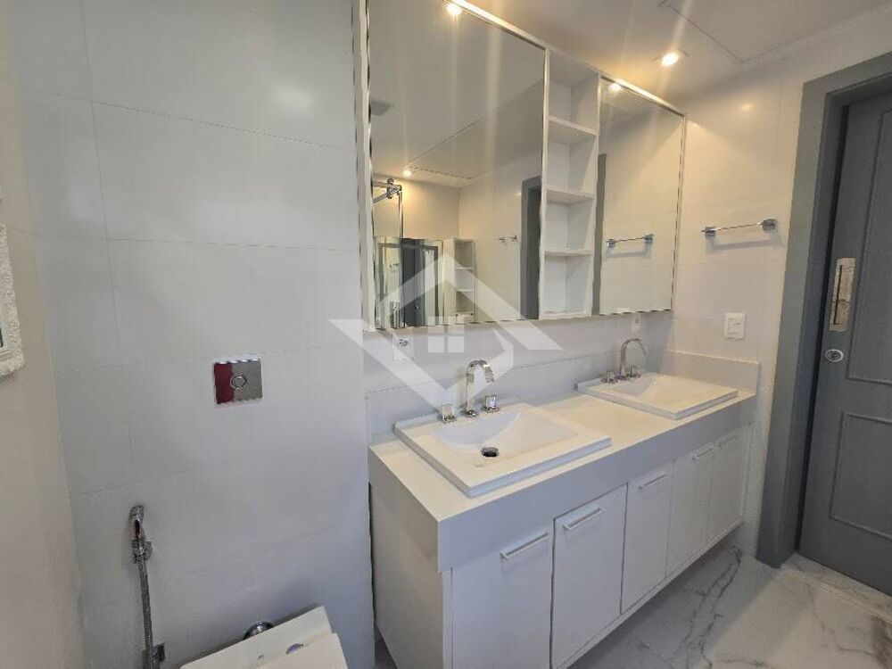 Casa à venda com 5 quartos, 300m² - Foto 5