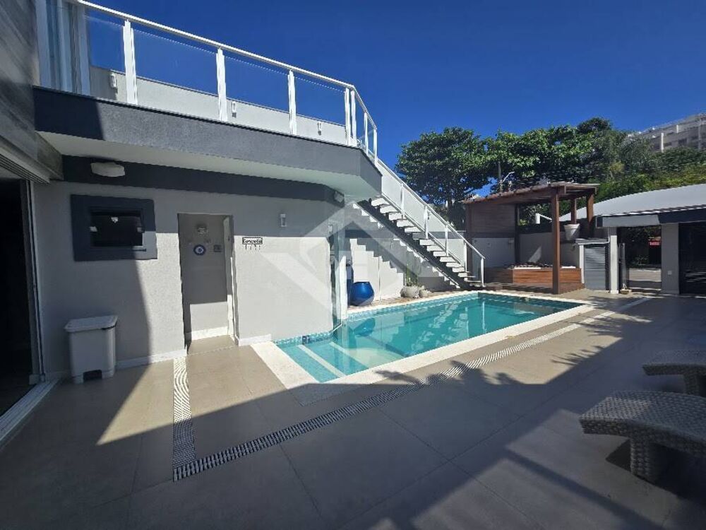 Casa à venda com 5 quartos, 300m² - Foto 8