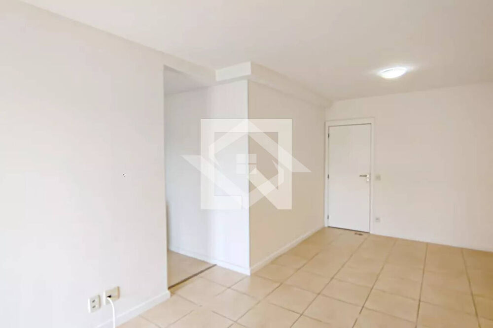 Apartamento à venda com 2 quartos, 70m² - Foto 4