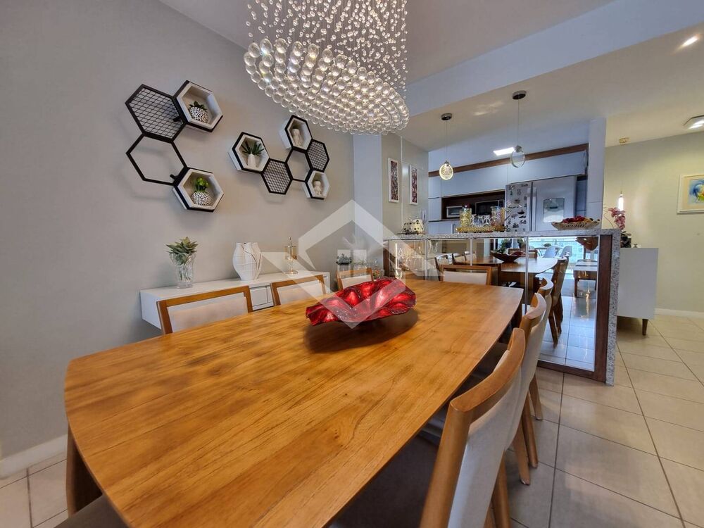 Apartamento à venda com 3 quartos, 115m² - Foto 1