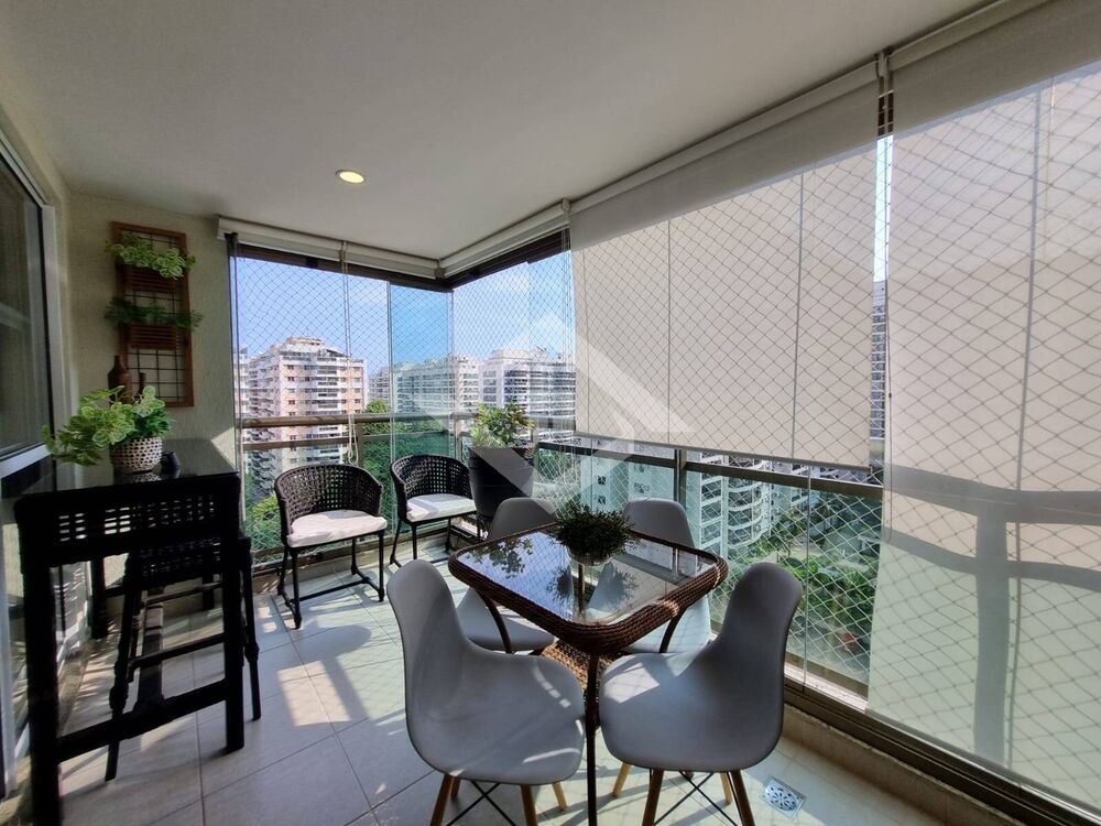 Apartamento à venda com 3 quartos, 115m² - Foto 3