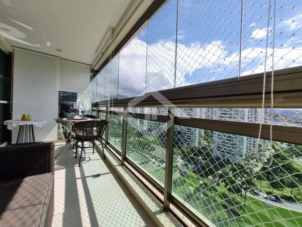 Apartamento à venda com 3 quartos, 114m² - Foto 2