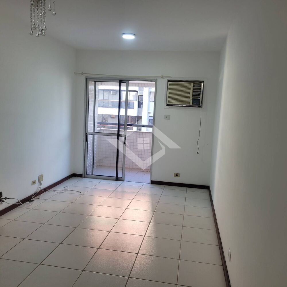 Apartamento à venda com 2 quartos, 64m² - Foto 2