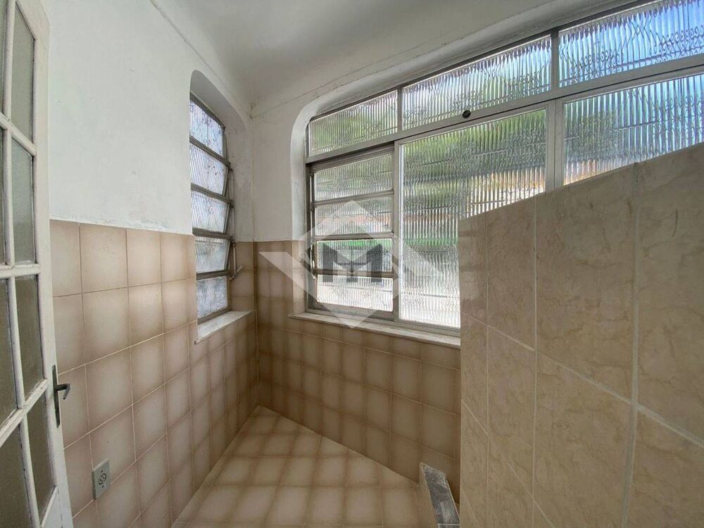 Casa à venda e aluguel com 16 quartos, 299m² - Foto 3