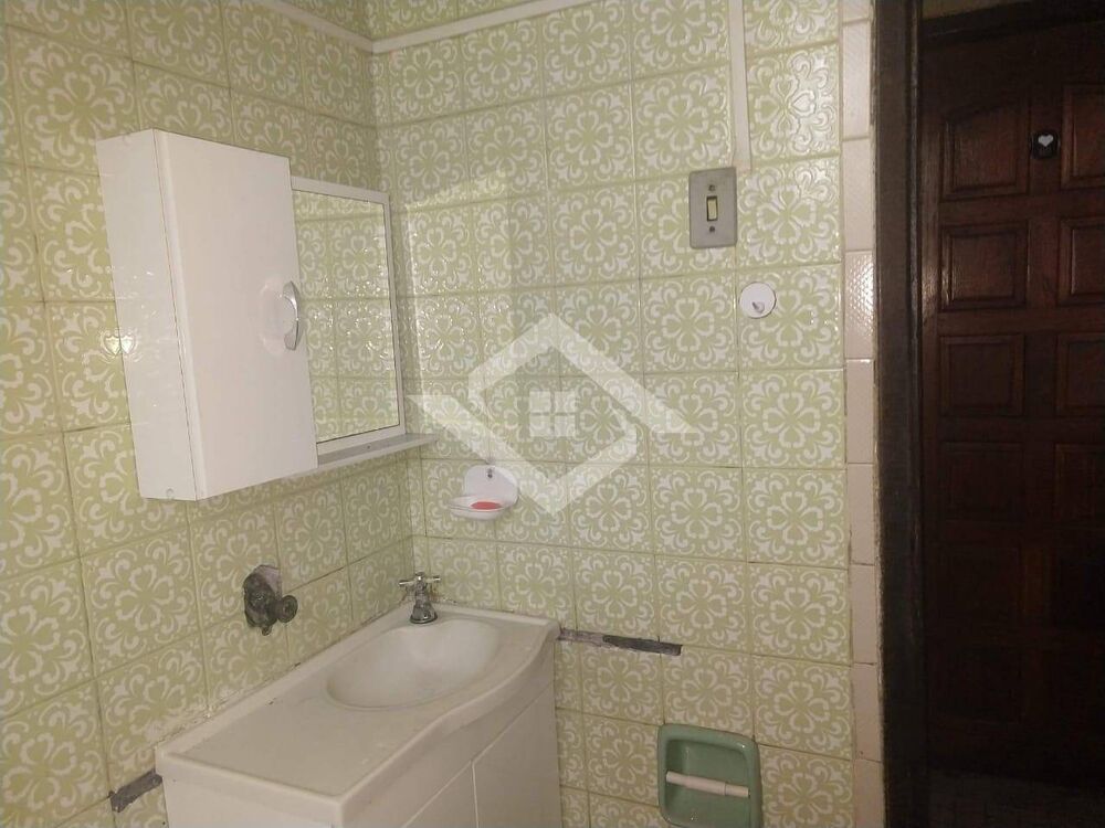 Casa à venda com 3 quartos, 80m² - Foto 4