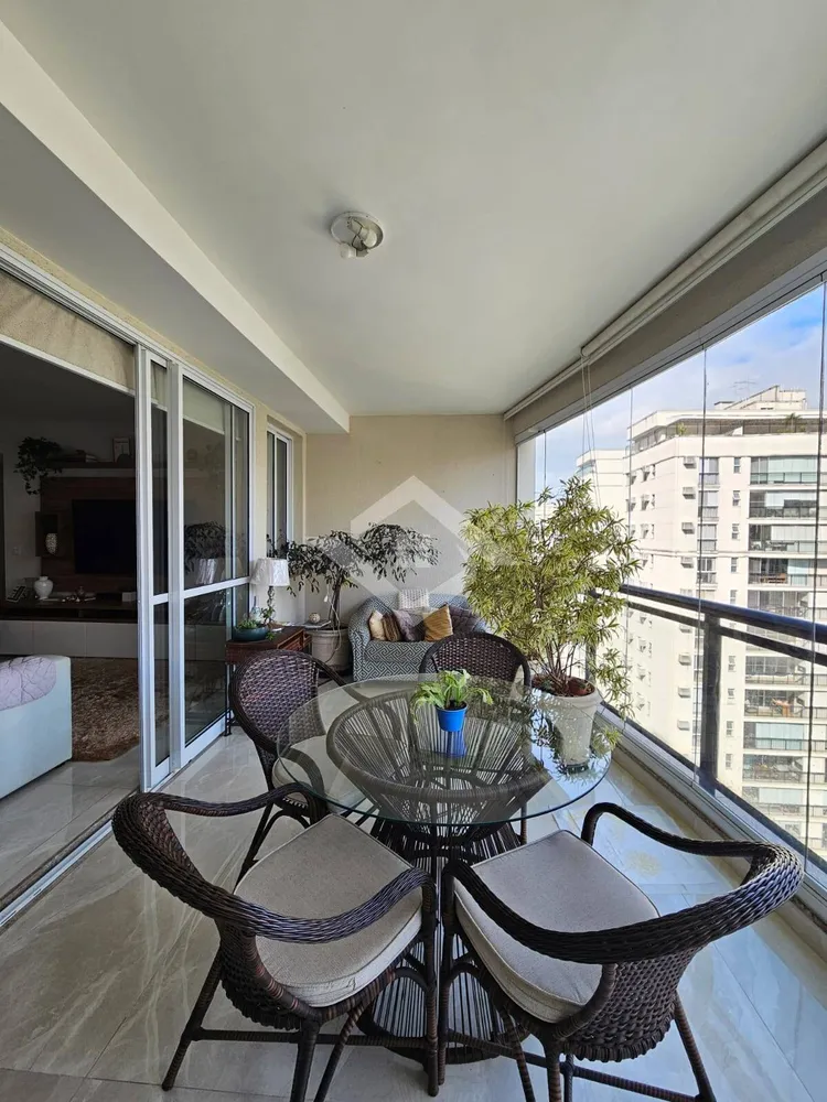 Apartamento, 3 quartos, 169 m² - Foto 2