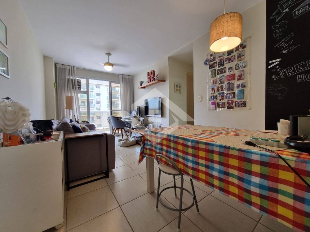 Apartamento à venda com 2 quartos, 66m² - Foto 2