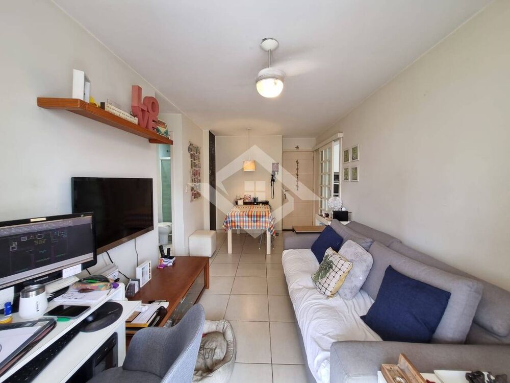 Apartamento à venda com 2 quartos, 66m² - Foto 1