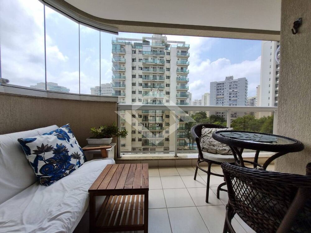 Apartamento à venda com 2 quartos, 66m² - Foto 4