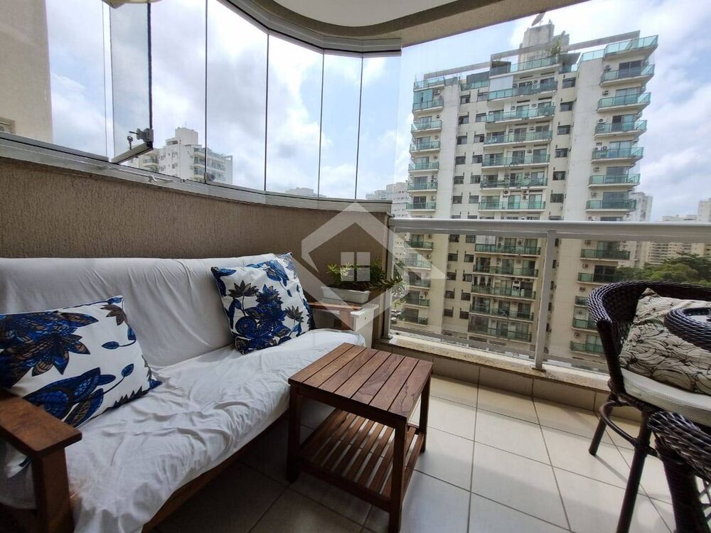 Apartamento à venda com 2 quartos, 66m² - Foto 3