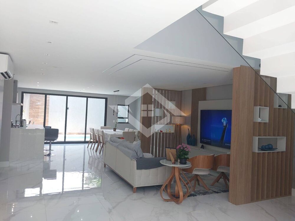 Casa, 3 quartos, 220 m² - Foto 1