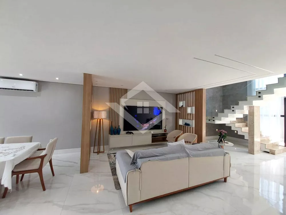 Casa, 3 quartos, 220 m² - Foto 1