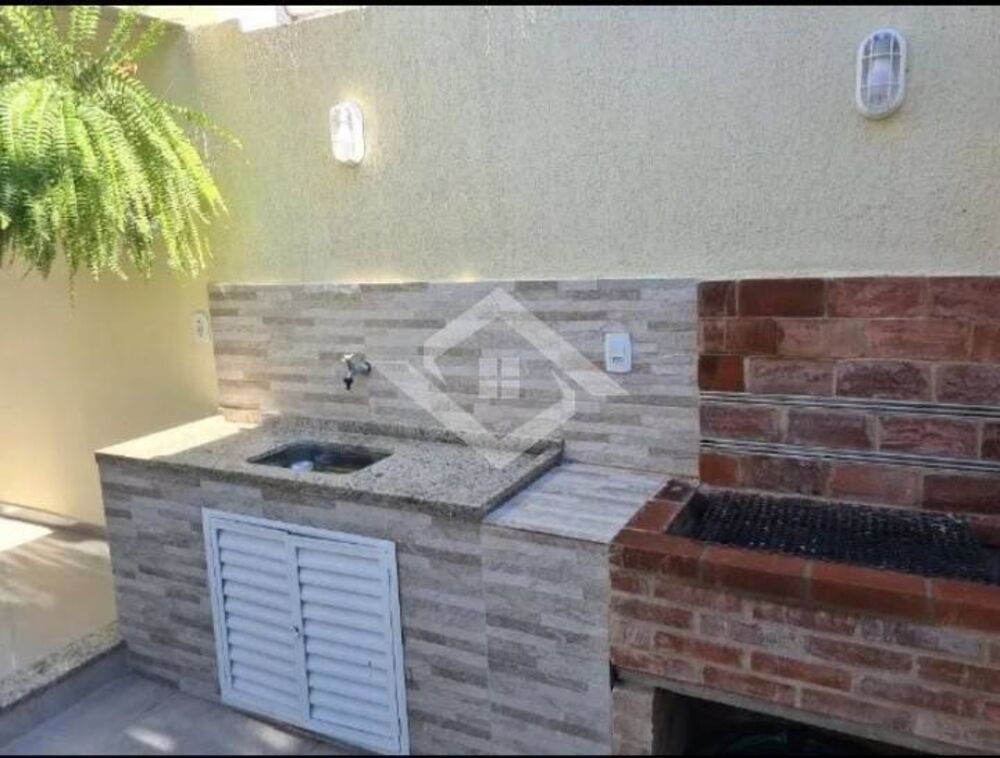 Casa à venda com 4 quartos, 170m² - Foto 4