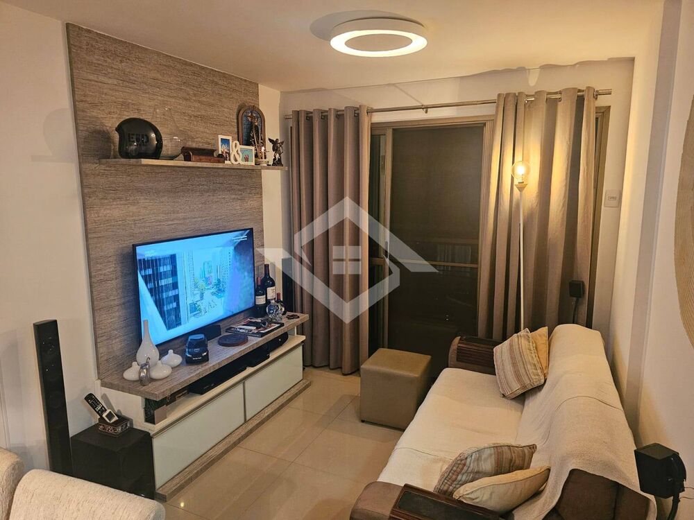 Apartamento à venda com 2 quartos, 67m² - Foto 2