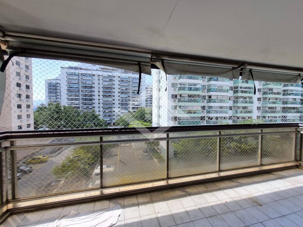 Apartamento à venda com 2 quartos, 82m² - Foto 2