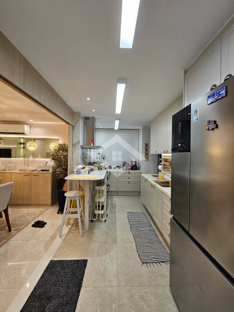 Apartamento à venda com 3 quartos, 166m² - Foto 2