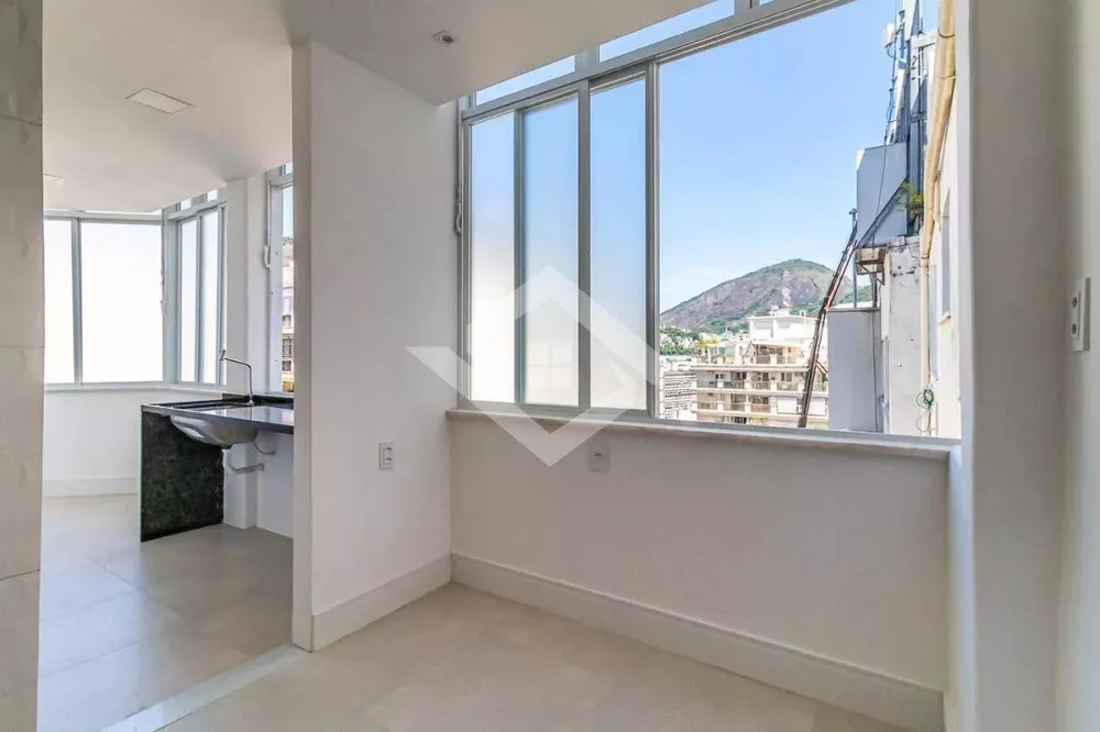 Apartamento à venda com 3 quartos, 225m² - Foto 11