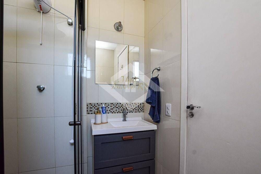 Apartamento à venda com 3 quartos, 200m² - Foto 2