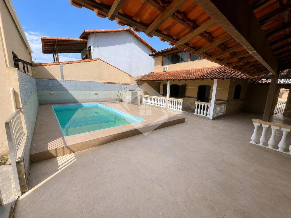 Casa, 4 quartos, 200 m² - Foto 1