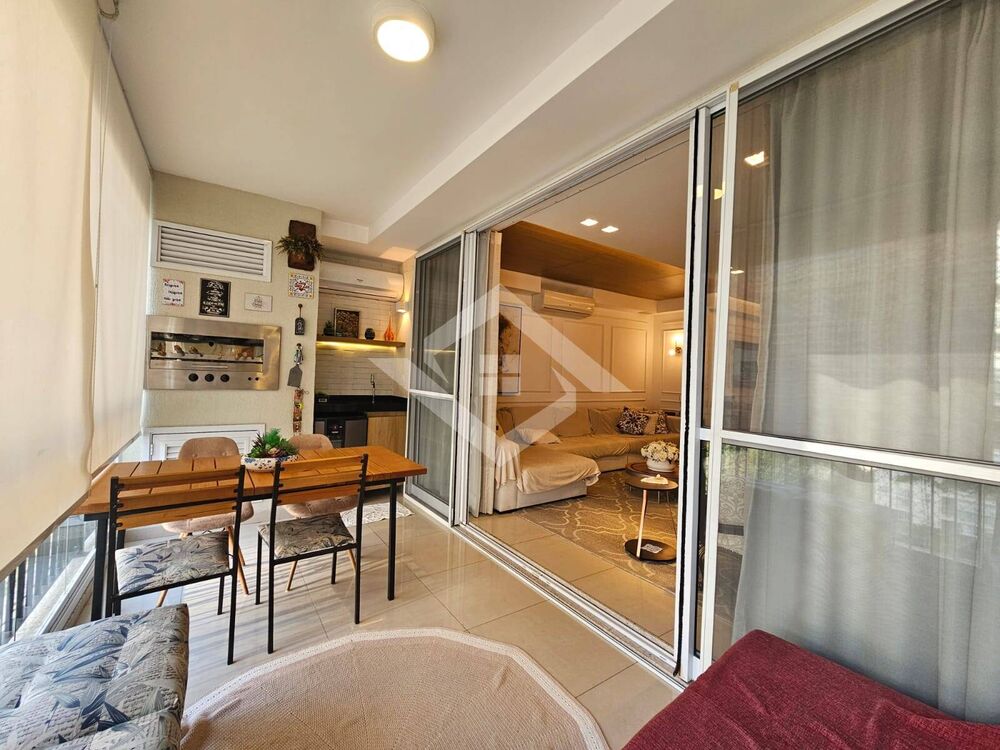 Apartamento à venda com 4 quartos, 166m² - Foto 1