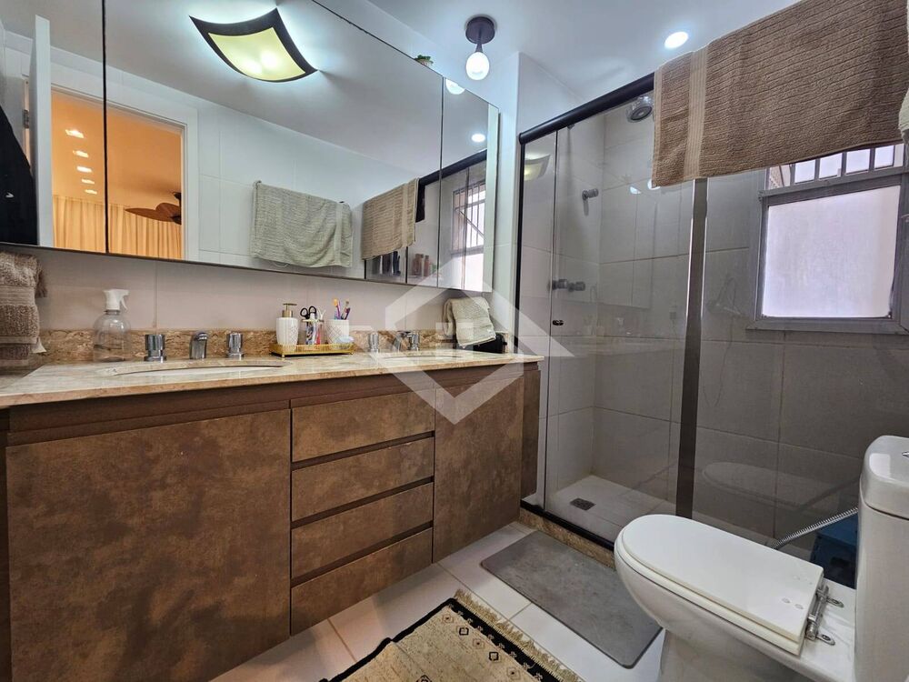 Apartamento à venda com 4 quartos, 166m² - Foto 2