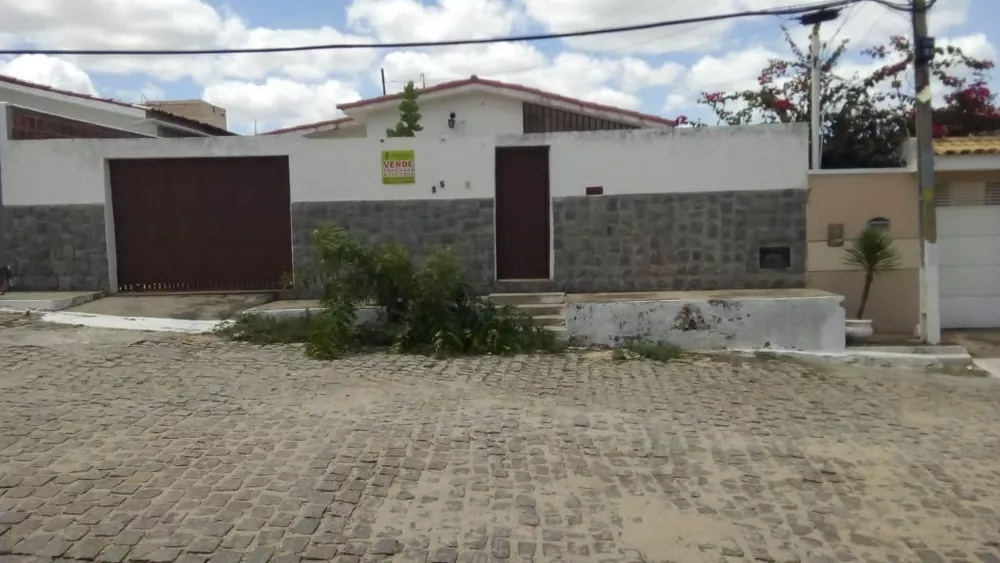 Casa à venda com 3 quartos, 300m² - Foto 4