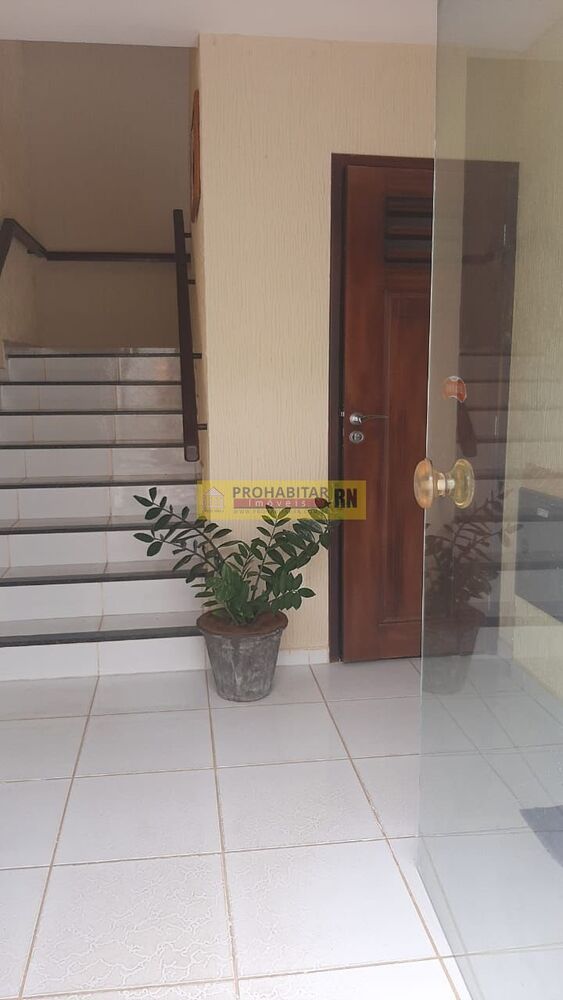Casa à venda com 2 quartos, 100m² - Foto 2