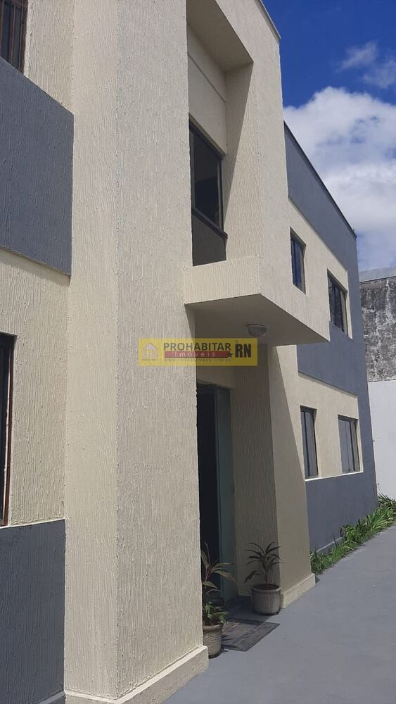 Casa à venda com 2 quartos, 100m² - Foto 1