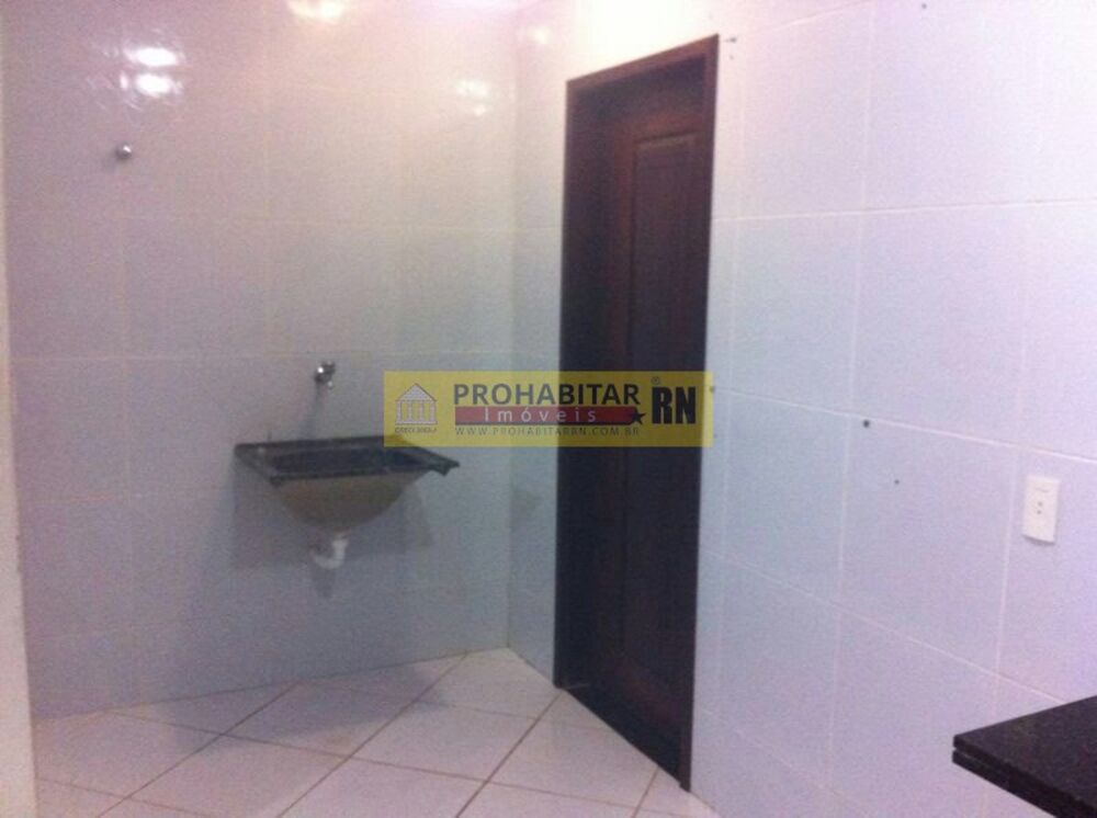 Casa à venda com 2 quartos, 100m² - Foto 3