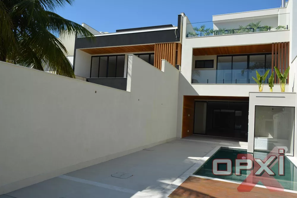 Casa de Condomínio à venda com 4 quartos, 300m² - Foto 1