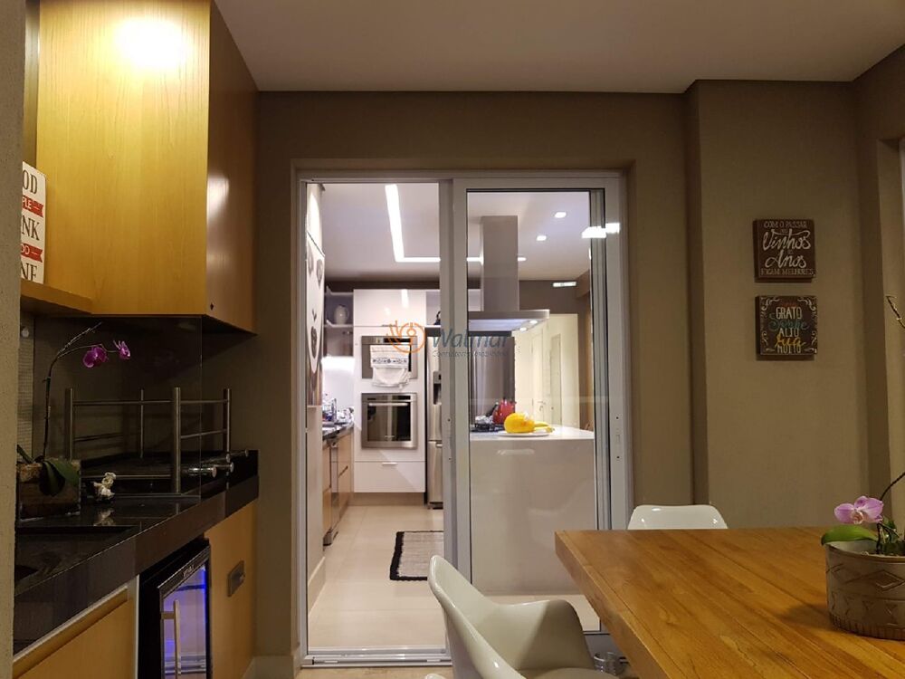 Apartamento, 4 quartos, 214 m² - Foto 1