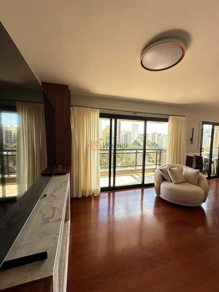 Apartamento, 3 quartos, 240 m² - Foto 1