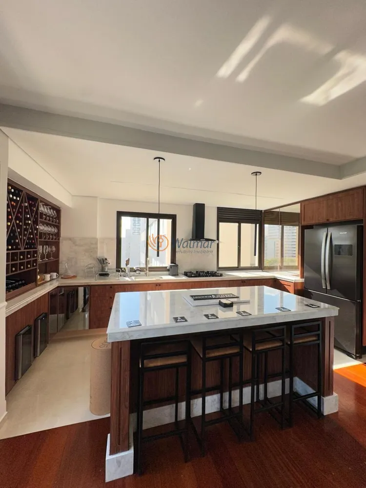 Apartamento, 3 quartos, 240 m² - Foto 2