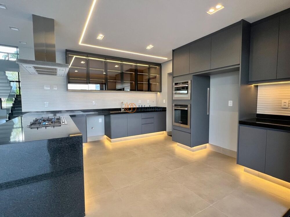 Casa à venda e aluguel com 5 quartos, 440m² - Foto 1