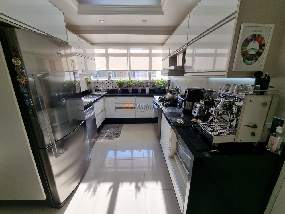 Apartamento à venda com 4 quartos, 186m² - Foto 4
