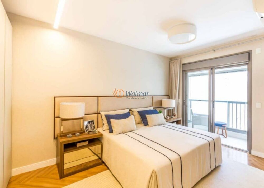 Apartamento à venda com 3 quartos, 213m² - Foto 2