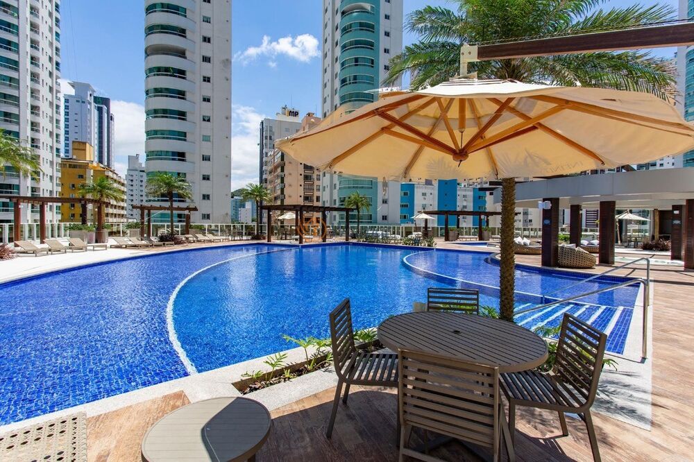 Apartamento à venda com 3 quartos, 182m² - Foto 17