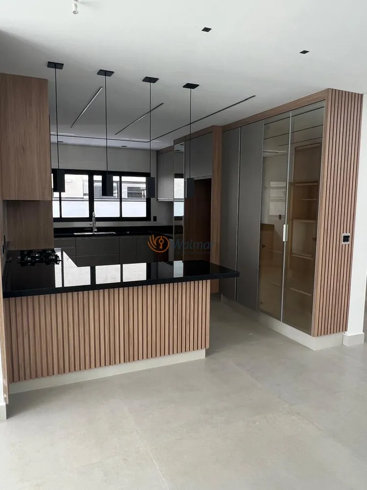Casa, 4 quartos, 315 m² - Foto 1