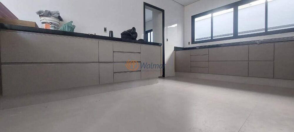Casa à venda com 4 quartos, 351m² - Foto 1