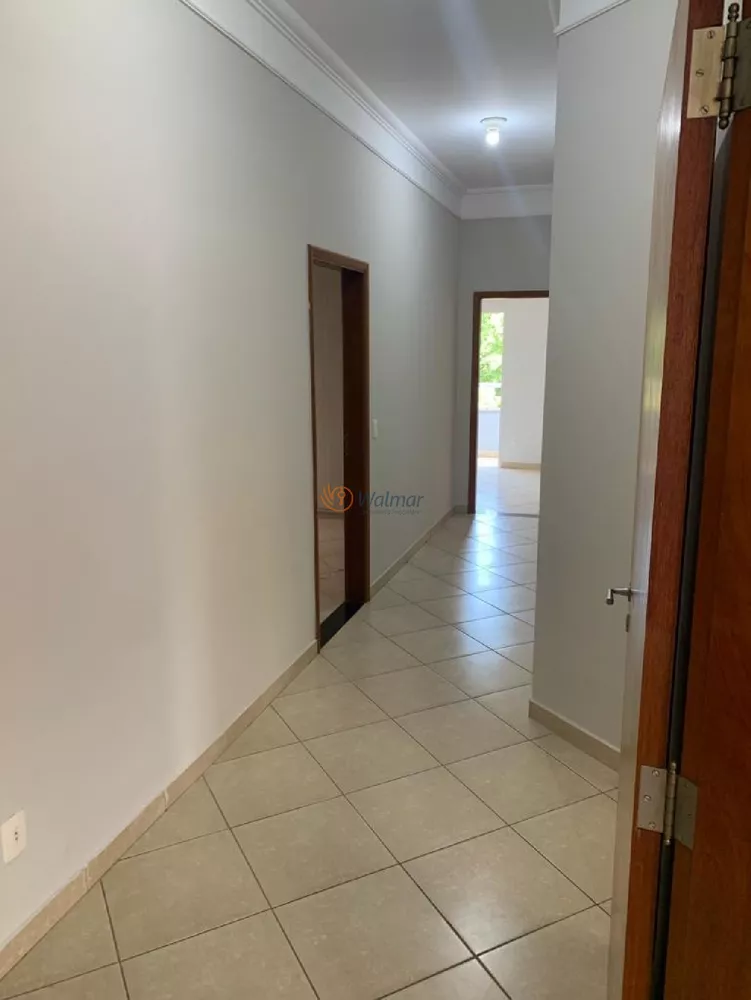 Casa para alugar com 4 quartos, 250m² - Foto 11